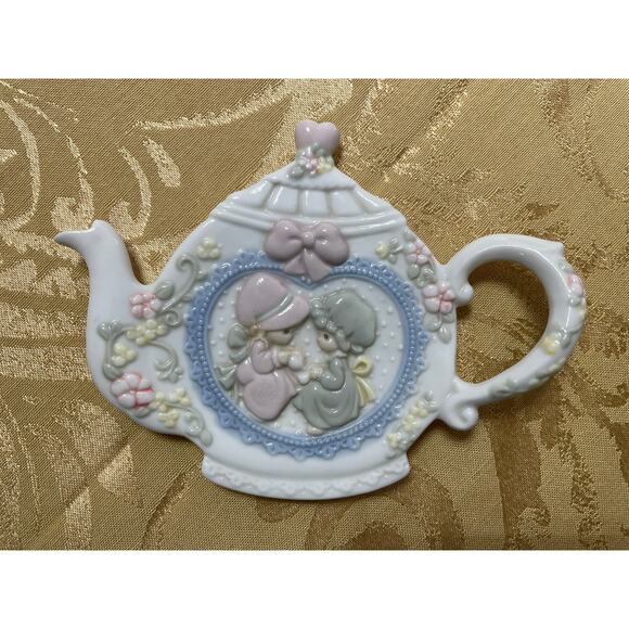 Vintage Precious Moments 1993 Girls Teapot Porcelain Spoon/Teabag Rest Tea Party - Picture 1 of 5